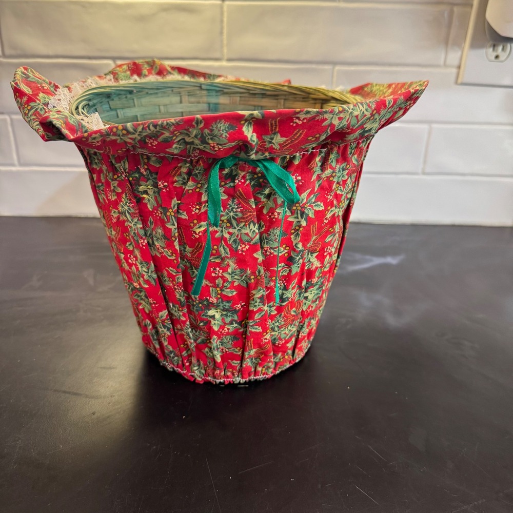 Woven Christmas Basket Red Holly Cardinal Fabric Liner Lace Trim Green 9in